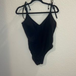 Victoria’s Secret Swimsuit black women large NWT adjustable shoulders curve back